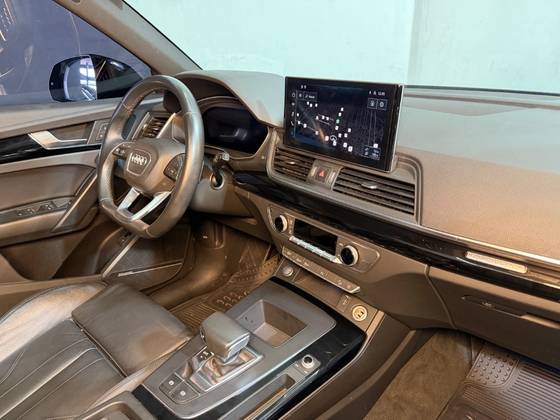 AUDI Q5 2.0 45 TFSI GASOLINA S LINE BLACK QUATTRO S TRONIC AUDI Q5 2.0 45 TFSI GASOLINA S LINE BLACK QUATTRO S TRONIC